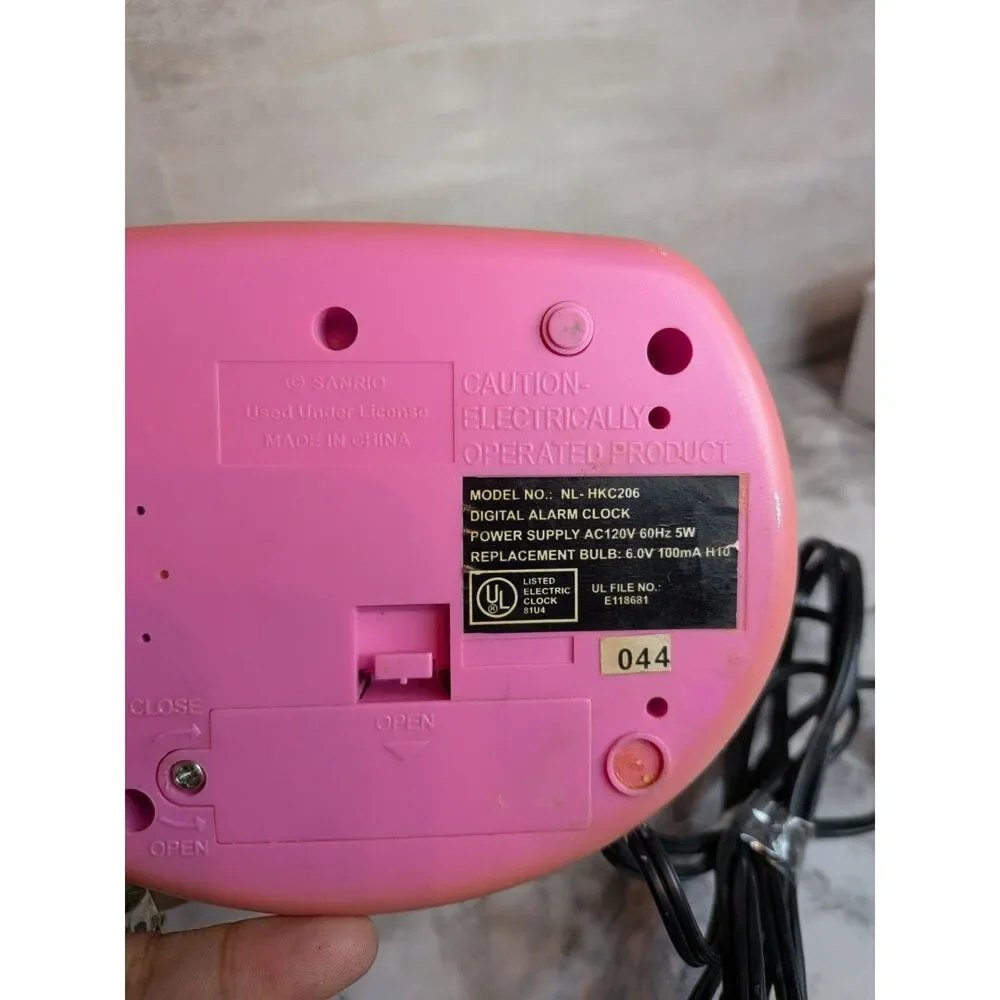 Vintage Y2K Sanrio Hello Kitty Digital Alarm Clock Night Light NL-HKC206